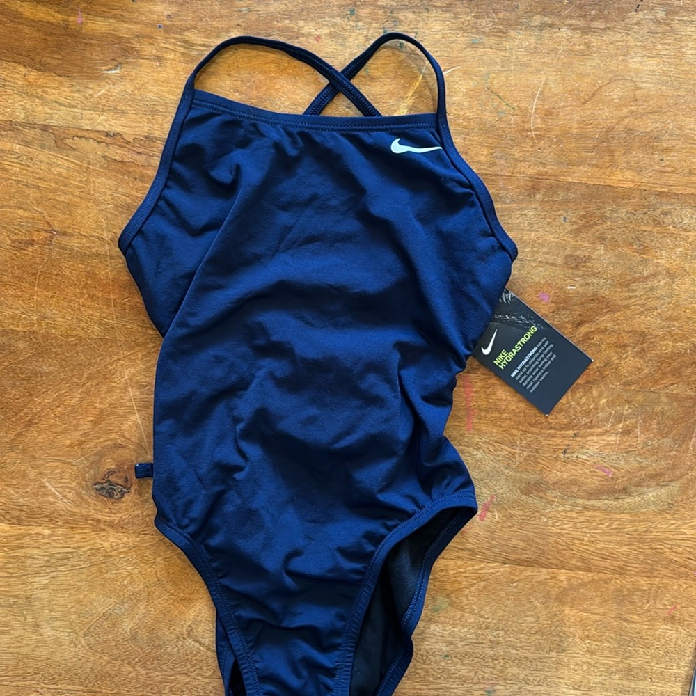 Nike hydrastrong one piece swimsuit size 28